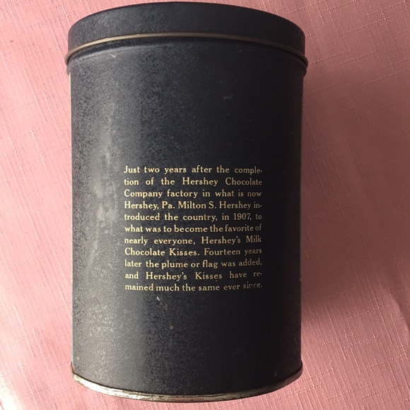 Hershey’s Chocolates Vintage Tin 1980 Cylinder 7x4 - Picture 9 of 9